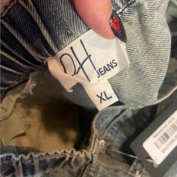 Oli & Hali Distressed Blue Jeans - Picture 4 of 4